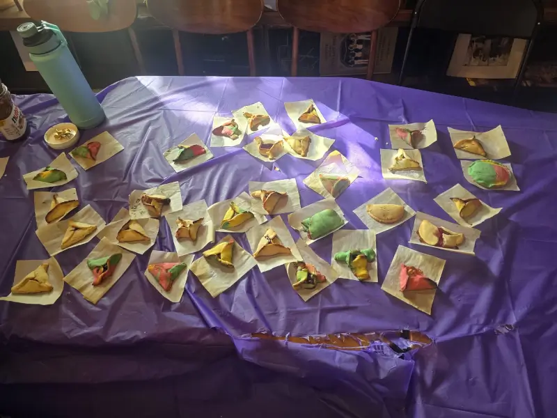 Purim, photo 4 of 7