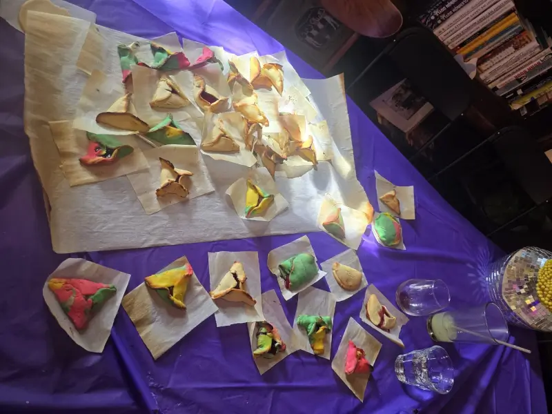 Purim, photo 5 of 7